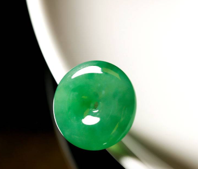 为什么翡翠证书上只写“玉”不写产地