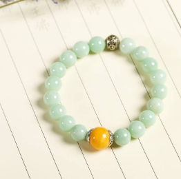 没有证书的春带彩翡翠怎么判断是不是真的