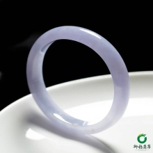 翡翠手镯跟和田玉手镯哪个好