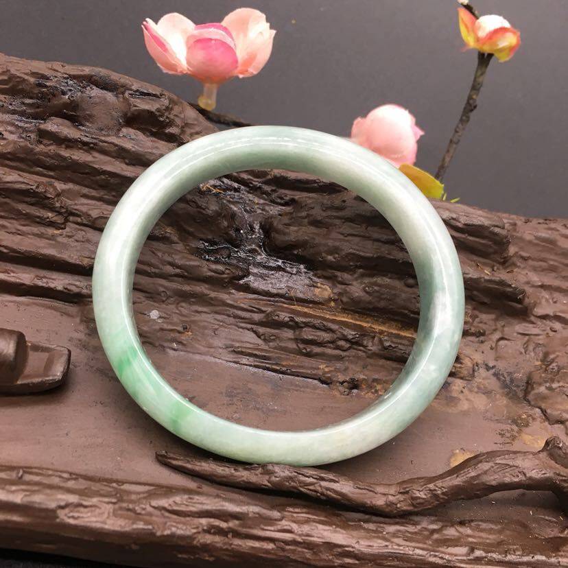 木那翡翠的钢印在泡84消毒液下什么样