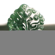 翡翠成品扣头用金还是银好
